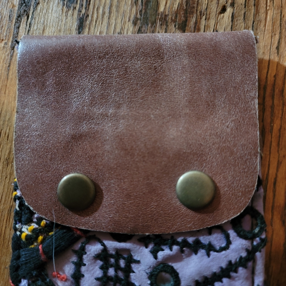 🌋👽 Free People Boho Embroidered Repurposed vtg banjara hippie Wallet card case - Picture 8 of 15